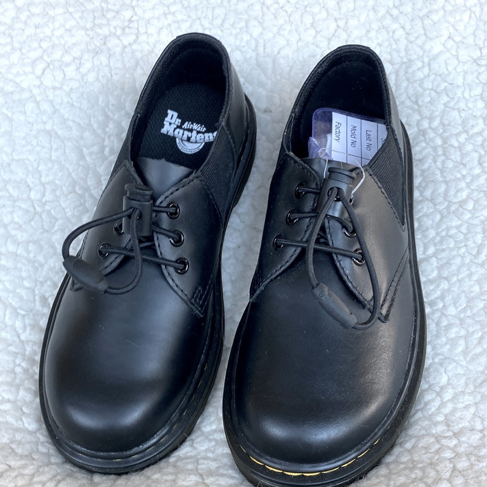 Dr Martens NWT Black Oxford Shoes Size 1